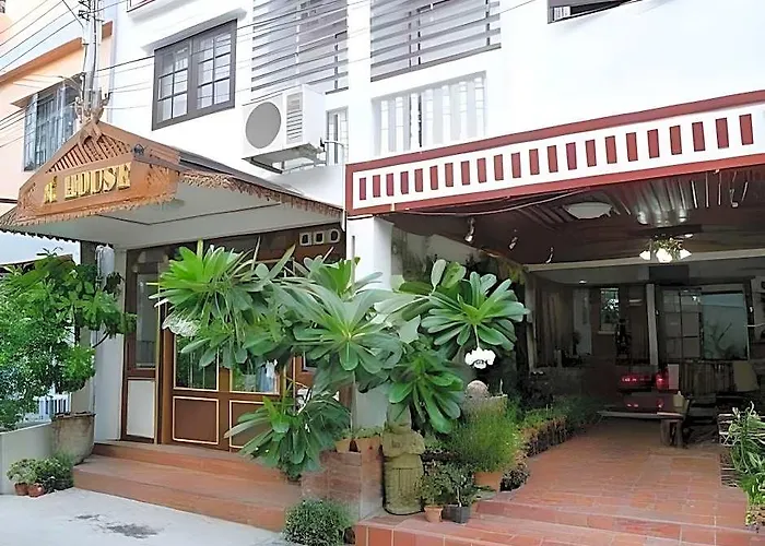 A House Boutique Гостевой дом Бангкок